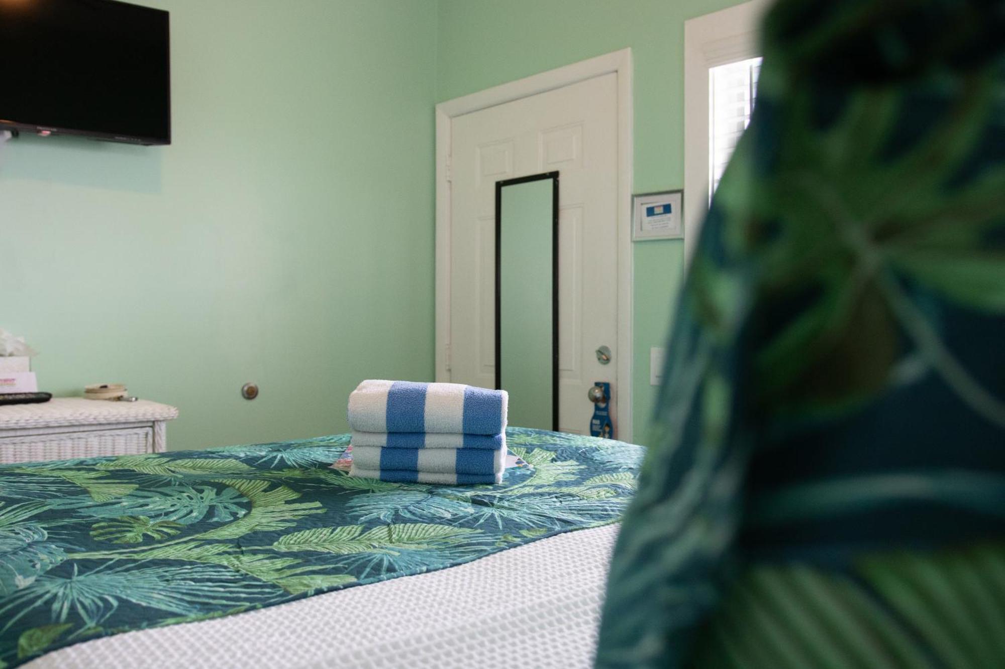 Caribbean House Hotell Key West Exteriör bild